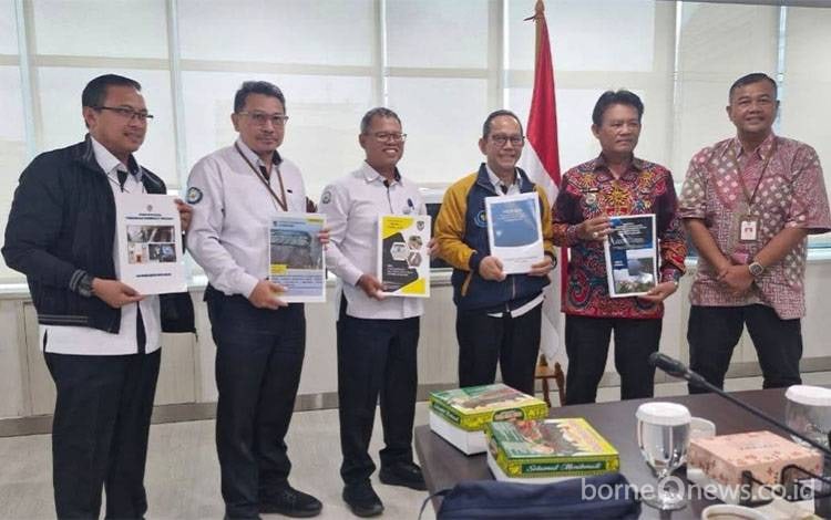 Bupati Seruyan Ahmad Selanorwanda melakukan audiensi dan mengusulkan sejumlah program ke KKP. (Foto : Ist)