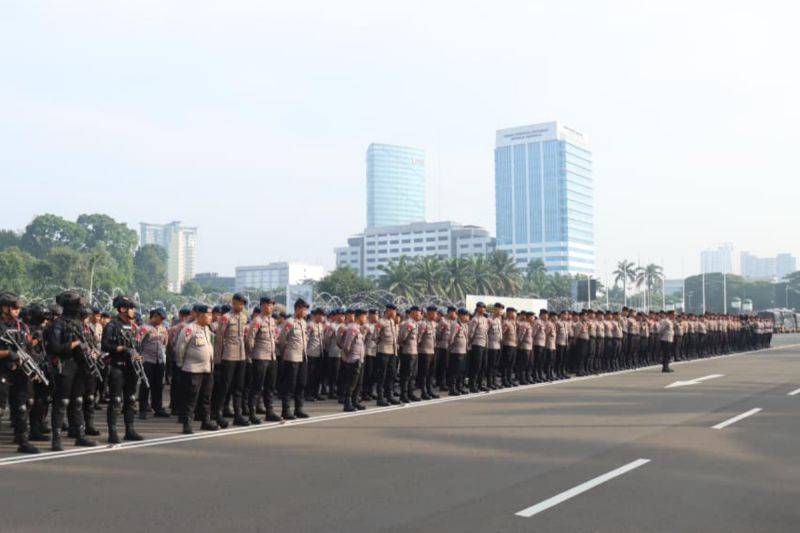 1.060 Personel Gabungan Amankan Aksi Guru Madrasah di DPR
