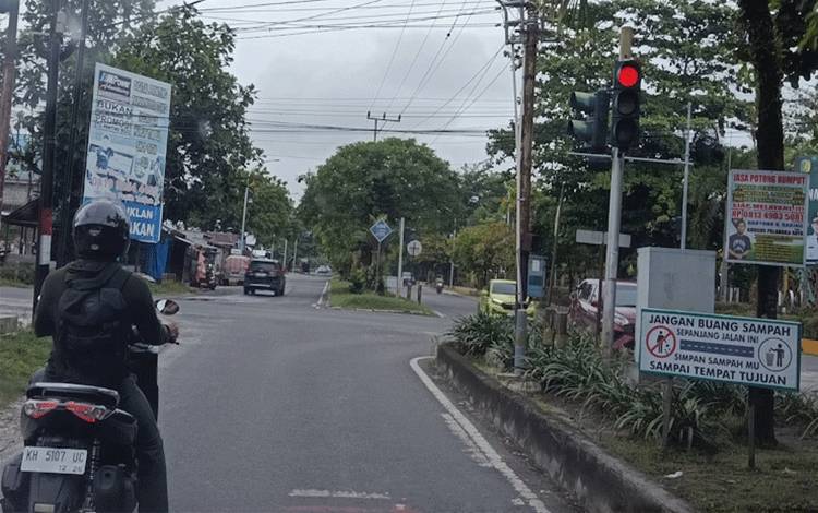 Warga Diminta Stop Buang Sampah di Taman Garuda Palangka Raya