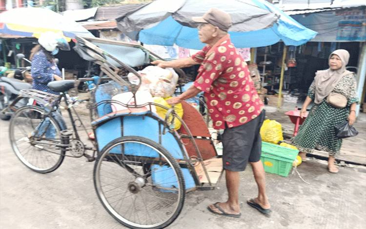 DPRD Palangka Raya Ajak Warga Manfaatkan Jasa Tukang Becak Sebagai Transfortasi