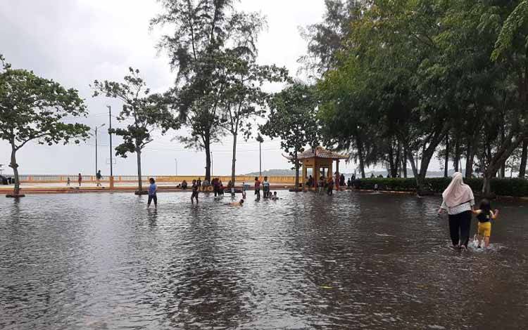 BMKG Peringatkan Potensi Banjir Rob di Kalteng dan Sejumlah Pesisir Indonesia Pertengahan Februari ini