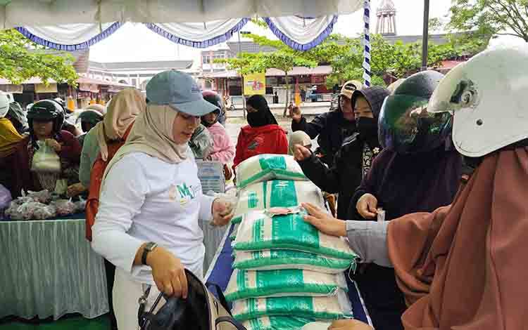 DPKP Gelar GPM, Warga Antre Meski Diguyur Hujan