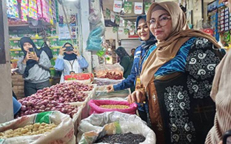 Wabup Kotim Pantau Harga Sembako, Sebut Jelang Ramadan Stok Aman dan Daya Beli Masyarakat Stabil