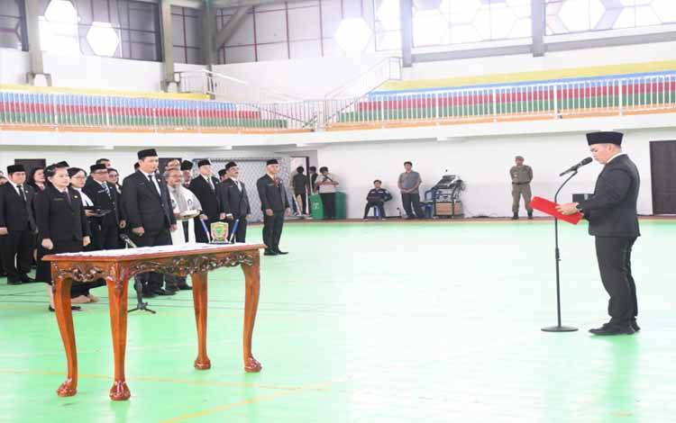 Lantik Sejumlah Pejabat, Ini Pesan Tegas Bupati Pulang Pisau