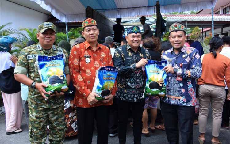 Tekan Harga Jelang Ramadan, Kalteng Salurkan 10 Ton Beras Premium Bersubsidi Lewat GPM