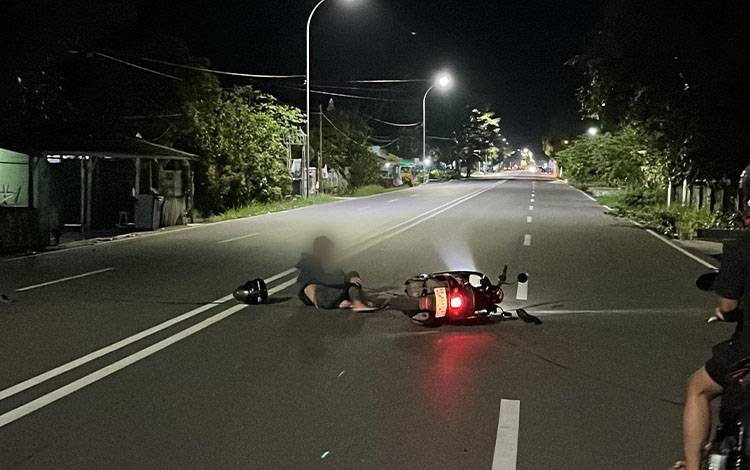 Kabel Telkom Jatuh di Ahmad Yani Kuala Kapuas, Sejumlah Pengendara Motor Terjatuh
