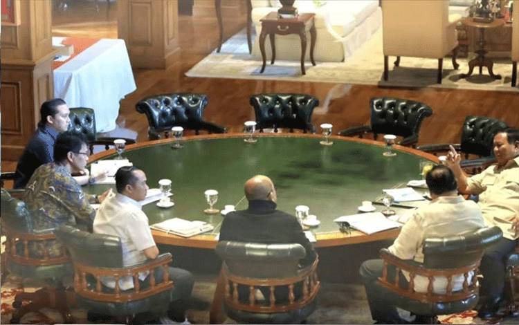 Prabowo Susun Strategi Perundingan Ekonomi RI-AS di Hambalang