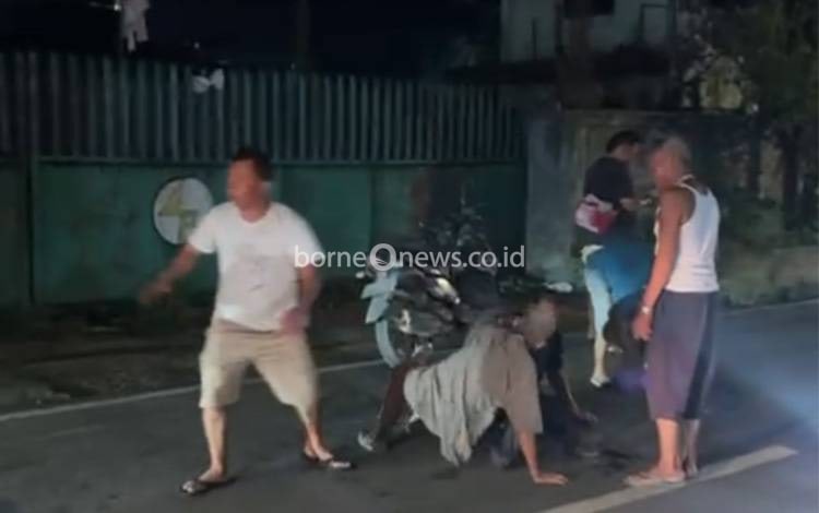 Diduga Hindari Pemuda Ngelem, Dua Pemotor Terkapar di Jalan Pasirmas Banjarmasin