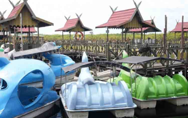 Dermaga Kereng Bangkirai Destinasi Wisata Air dengan Pesona Alam Kalimantan