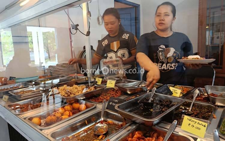 Selama Ramadan Warung Boleh Beroperasi dengan Tirai, Penertiban Hanya oleh Aparat Resmi