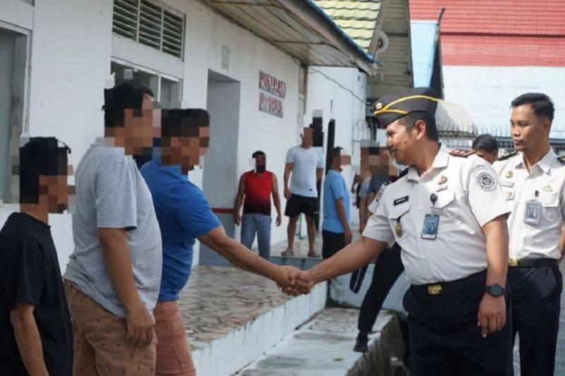 Kepala Rumah Tahanan Negara (Rutan) Kelas IIA Palangka Raya, Wayan Arya Budiartawan pada saat menyapa warga binaan pemasyarakatan. ANTARA/HO-Humas Rutan