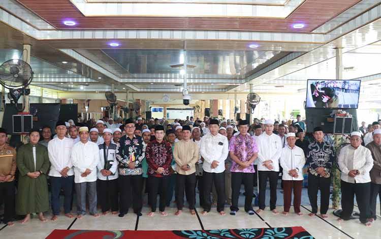 Jemaah Calon Haji Kapuas Diberi Uang Saku Rp1 Juta per Orang