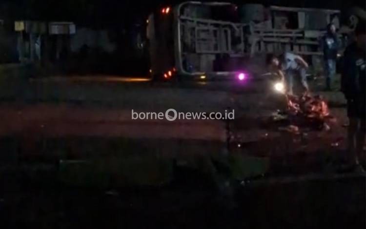 Tabrakan Libatkan Bus dan Motor di Simpang Empat Banjar, Satu Korban Meninggal