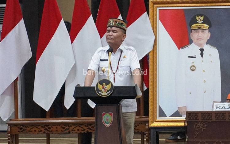 Gubernur Kalimantan Tengah (Kalteng), Agustiar Sabran saat memberikan arahan dalam pertemuan bersama ASN di Aula Jayang Tingang. (FOTO: BIRO ADPIM SETDA KALTENG)