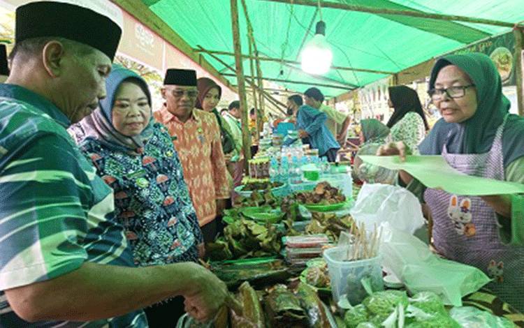 Bupati Resmi Buka Pasar Ramadan 1447 H di Taman Kota Pangkalan Bun