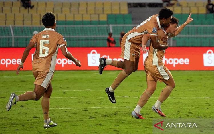 Lowe Bangga Cetak Debut Bersama Dewa United dengan Kemenangan