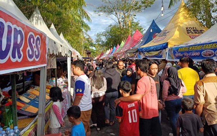 Dibuka Sebulan Penuh, Perputaran Ekonomi Pasar Ramadan Sampit Ditargetkan Rp3,5 Miliar