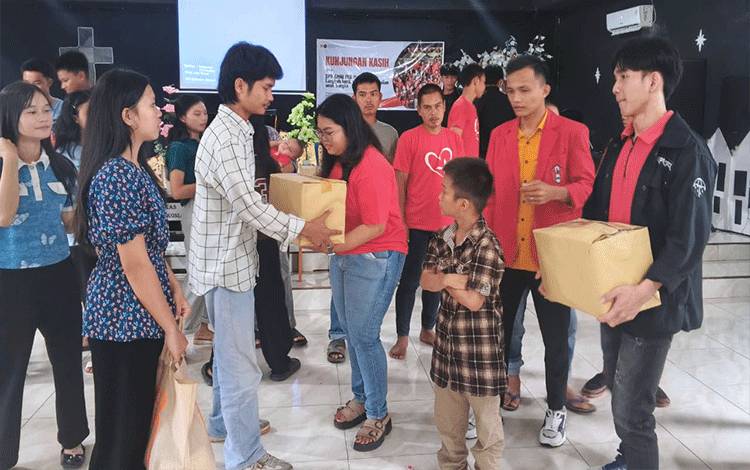 DPK GMNI FEB UPR Gelar Kunjungan Kasih, Tebar Kepedulian di Panti Asuhan Kasih Karunia