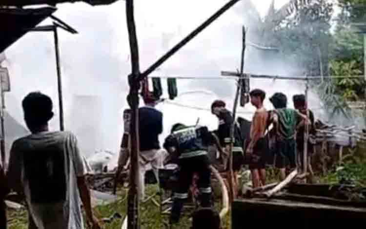 Rumah di Landasan Ulin Barat Ludes Terbakar