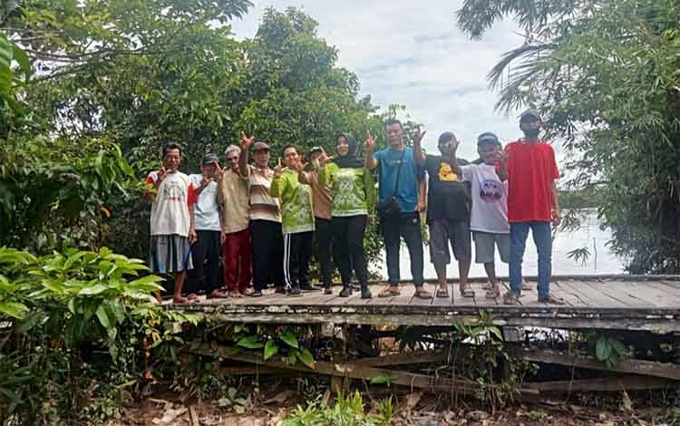 DLH Kotim Edukasi Warga Jaga Kebersihan dan Kelestarian Sungai Mentaya