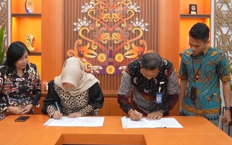 Disparbudpora Palangka Raya Tanda Tangani Kerja Sama dengan Angkasa Pura Terkait Penempatan Tourism Information Center