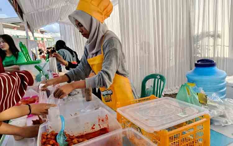 Wali Kota Palangka Raya Ingatkan Penanggung Jawab Pasar Ramadan Jaga Kebersihan