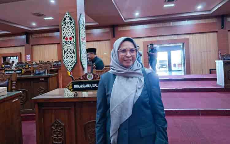 Ketua Komisi I Dewan Perwakilan Rakyat Daerah (DPRD) Palangka Raya, Mukarramah. (FOTO: MARINI)