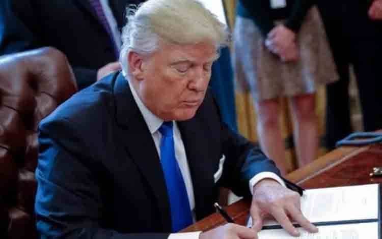 Trump Kaji Opsi Serangan Militer Baru Terhadap Iran