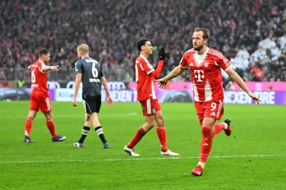 Michel Olise Dua Gol, Bayern Muenchen Menang Telak 5-0 atas Bodo/Glimt