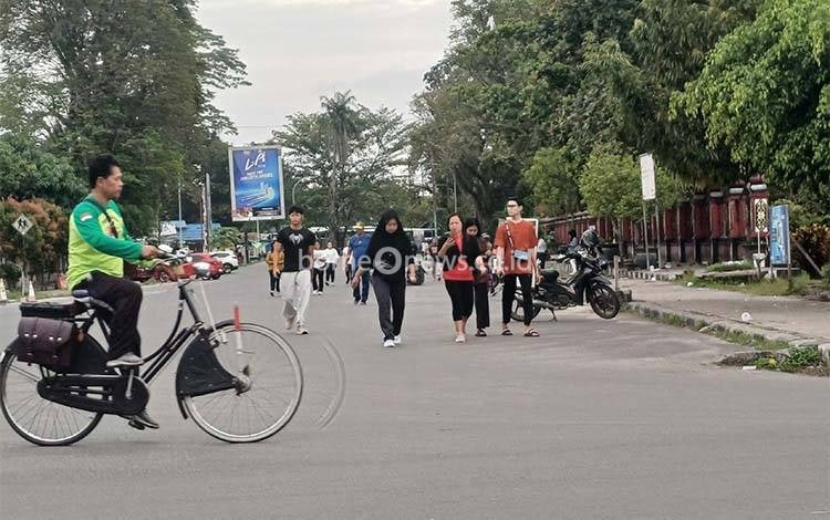 Suasana Lengang Taman Kota Sampit Tanpa CFD