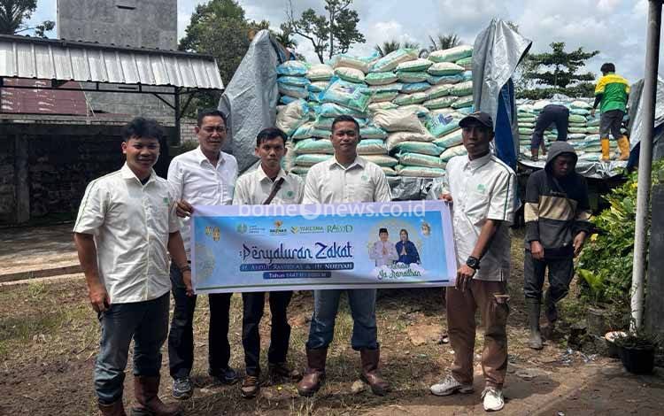 H Abdul Rasyid AS-Hj Nuriyah Salurkan Zakat 4.700 Sak Beras dan 9.400 Liter Minyak Goreng ke Puluhan Desa di Pulang Pisau