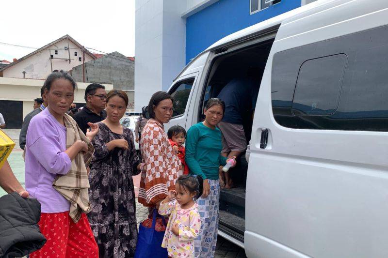 Imigrasi Pindahkan 15 WNA Filipina Terdampar di Buol ke Rudenim Manado