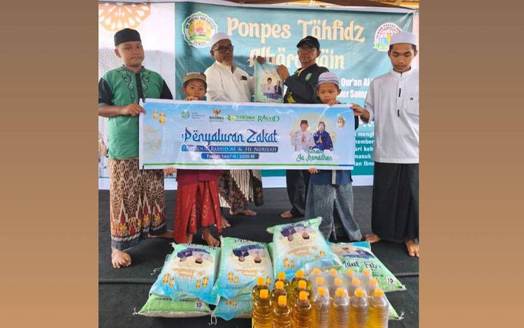 Owner CBI Group Salurkan 2.400 Sak Beras dan 4.800 Liter Minyak Goreng untuk Zakat di Kotim