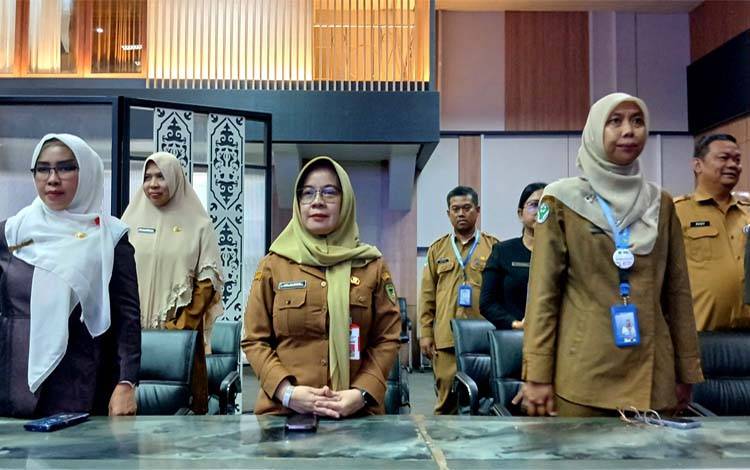 Kepala Perangkat Daerah lingkup Pemkab Barito Utara saat menghadiri rapat paripurna I masa sidang II dalam rangka penyampaian lima Raperda Barito Utara, Senin, 23 Februari 2026. (Foto: Dhani)