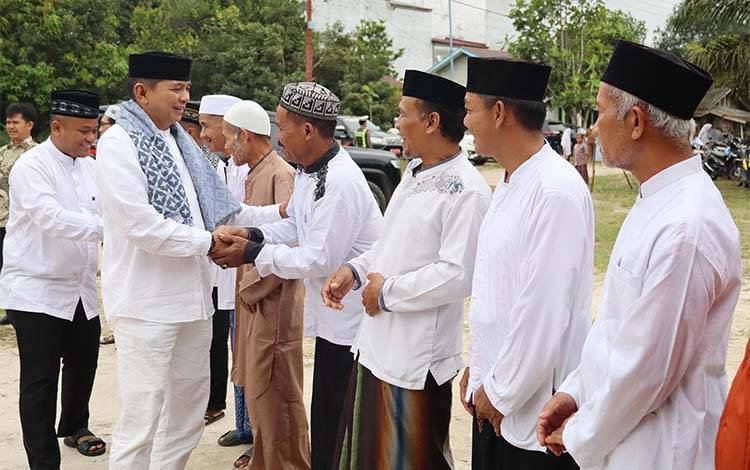 Safari Ramadan Perdana di Siong, Bupati Bartim Tekankan Makna Ibadah dan Kebersamaan