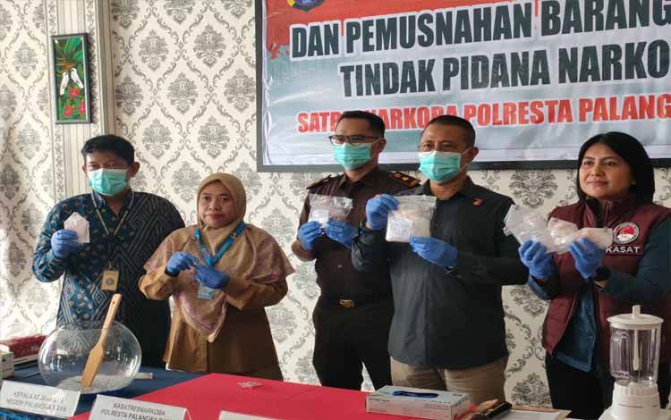 Polresta Palangka Raya Ungkap 5 Kasus Narkoba, 7 Tersangka Diamankan