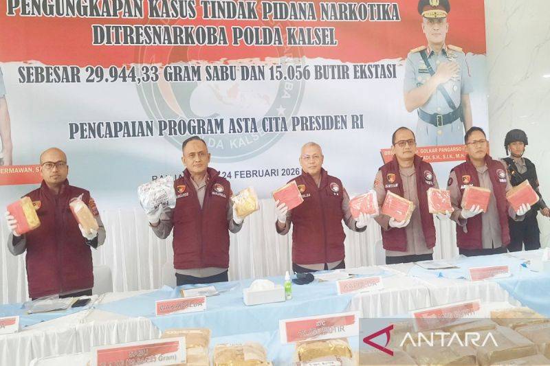 Polda Kalsel Ungkap Penyelundupan 30 kg Sabu dan 15.056 Ekstasi Jaringan Fredy Pratama
