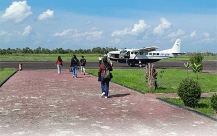Aktivitas Penerbangan di Bandara Kuala Pembuang Tetap Normal di Bulan Ramadan