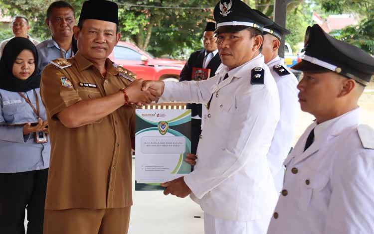 Bupati Seruyan Lantik 6 Pj Kepala Desa
