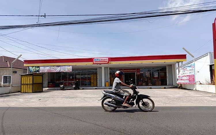 Pemko Palangka Raya Dukung Wacana Pembatasan Alfamart dan Indomaret, Tunggu Regulasi Teknis Pusat