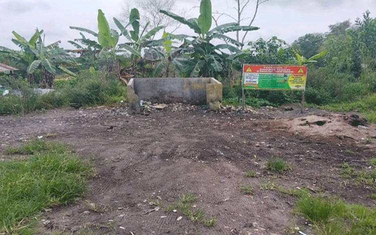 DLH Bersihkan Sampah di TPA Sukamulya Palangka Raya yang Sempat Meluber