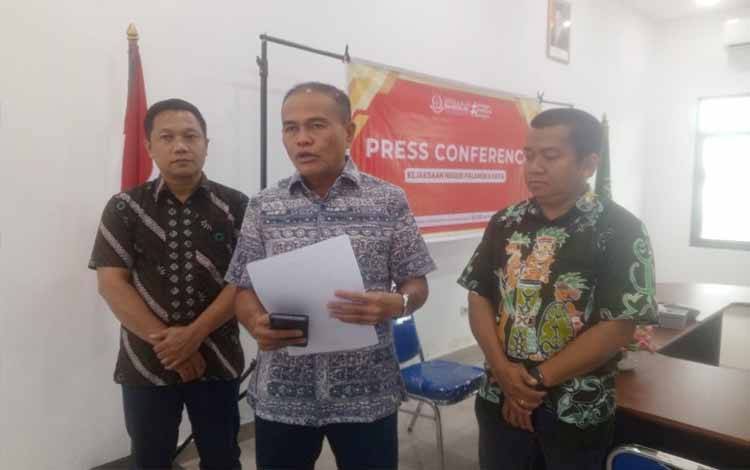 Belum Ditahan, Kejari akan Panggil Tersangka Korupsi Anggaran Pascasarjana UPR
