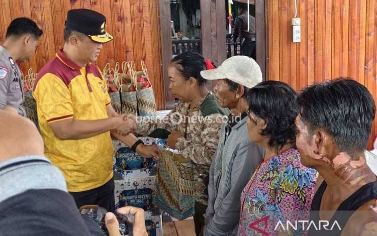 Polda Kalteng Turun Tangan Bantu Korban Kebakaran Mendawai, Salurkan Bansos dan Layanan Kesehatan