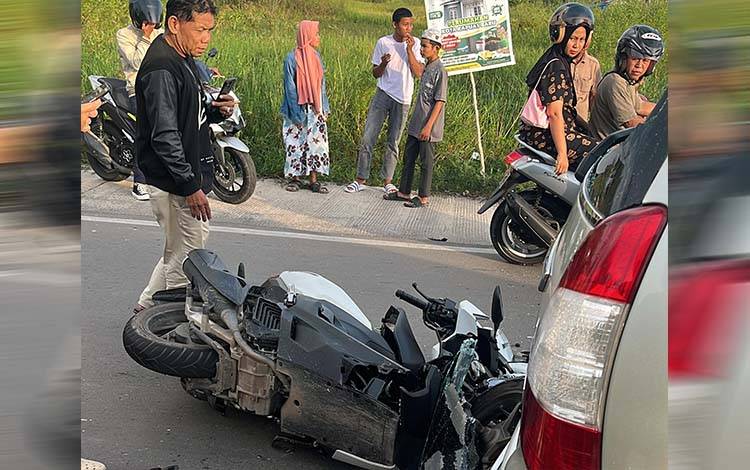 Diduga Terjadi di Titik Putar Balik, Motor Tabrak Mobil di Kuala Kapuas
