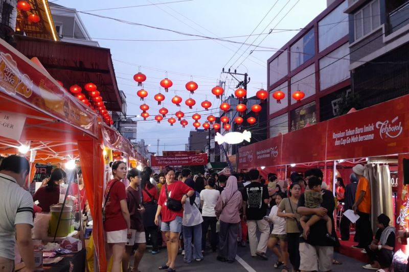 Suasana Festival Cap Go Meh di Kota Makassar, Sabtu (28/2/2028). ANTARA/Maisyarah Djamade