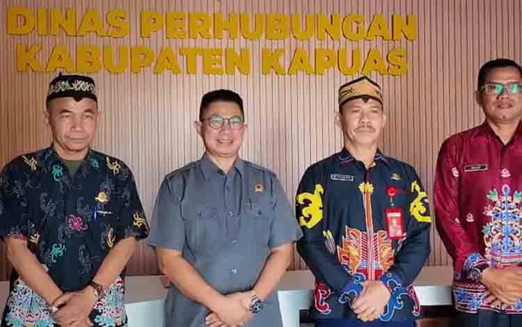 Wakil Ketua III DPRD Kalteng KunjungI Dishub Kapuas Pastikan Keamanan Mudik Lebaran