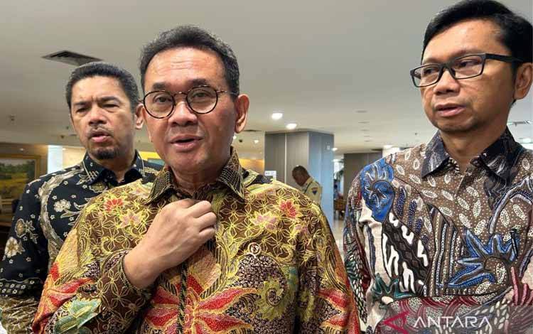Menteri Perdagangan, Budi Santoso ditemui di kantor Kementerian Perdagangan, Jakarta, Senin (2/3/2026). (ANTARA/Maria Cicilia Galuh)