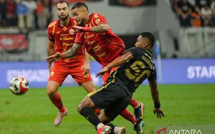 Persija Jakarta Gagal Tempel Persib Usai Ditahan Imbang 2-2 Borneo