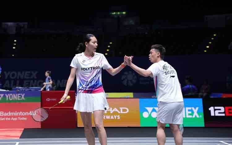 Ganda campuran Gloria Emanuelle Widjaja (kiri)/Hee Yong Kai Terry (kanan) saat melawan unggulan pertama asal China Feng Yan Zhe/Huang Dong Ping pada babak pertama All England 2026 di Utilita Arena, Birmingham, Selasa (3/3/2026). Terry/Gloria kalah tiga gim 21-18, 18-21, 19-21. (ANTARA/HO-PBSI)