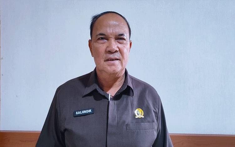 Anggota DPRD Palangka Raya dari komisi I, Salundik. (Foto:MARINI)